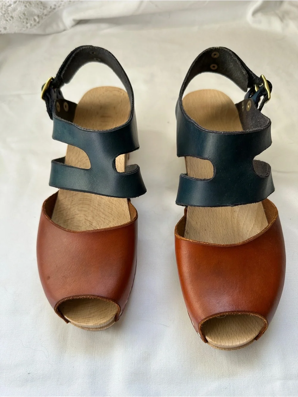 Leather Two-Tone Open-Toe Women’s clogs — Brown & Navy